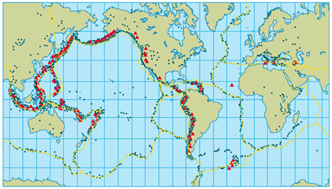 mappa attività vulcanica e sismica lungo i margini di placca